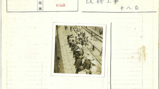 铁路工人施工与维修场景.jpg