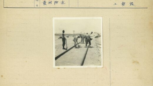 铁路工人清沙作业纪实.jpg