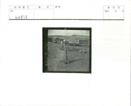 铁路工地铭文木牌历史场景.jpg