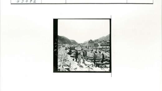 铁路建设工地历史场景.jpg