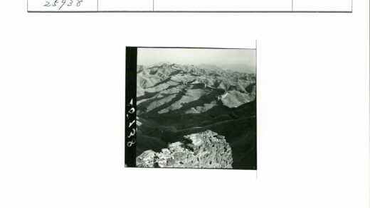 长城蜿蜒群山间.jpg