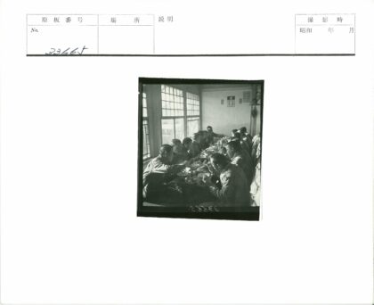 长桌聚餐大窗房间.jpg