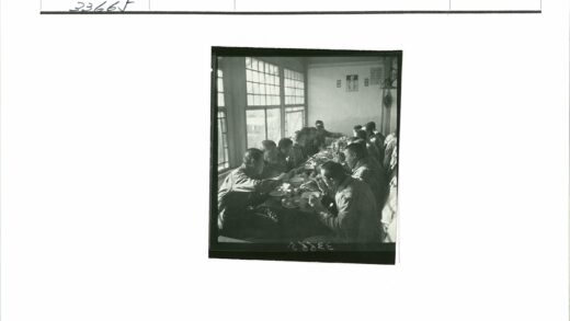长桌聚餐大窗房间.jpg
