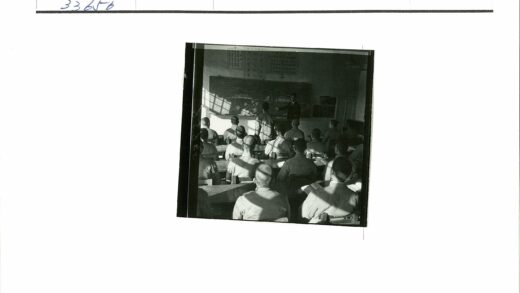 阳光教室教学场景.jpg