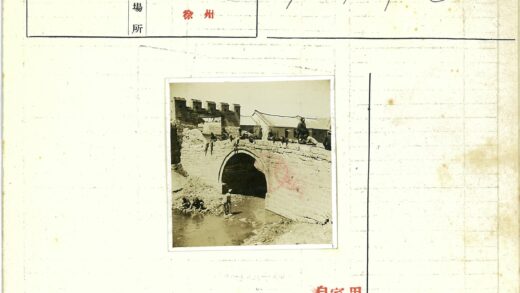 阳光溪畔古桥人群.jpg