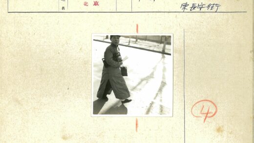 阳光街道行人背包提篮.jpg