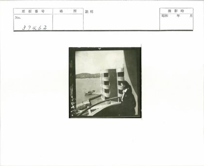 阳台俯瞰山水建筑.jpg