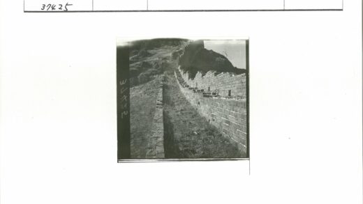 陡峭石墙砖砌图案.jpg
