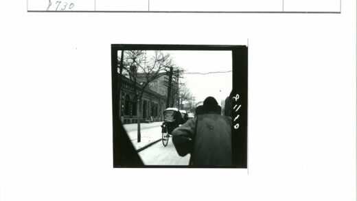 雪中人力车与珠宝店街景.jpg