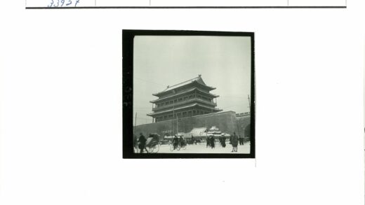 雪中古堡漫步骑行.jpg