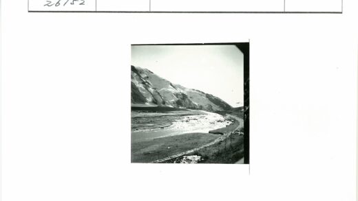 雪山山谷河流风光.jpg