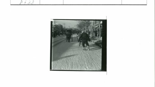 雪橇人力车冬日街景.jpg