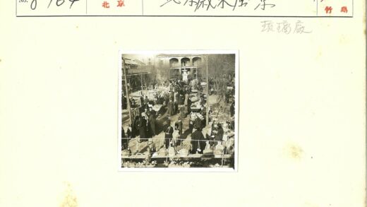 露天市场陶器摊位街景.jpg