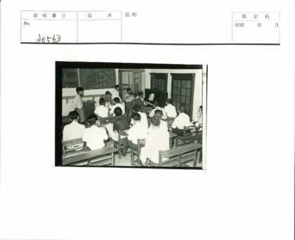 音乐课上的教室与学生.jpg