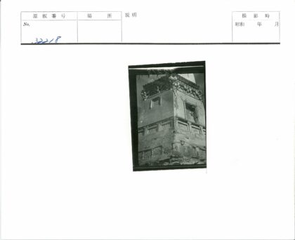 风化砖石建筑特写阴天.jpg