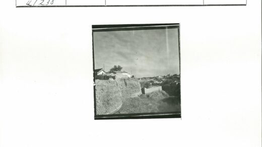 高墙古建晴空远眺.jpg