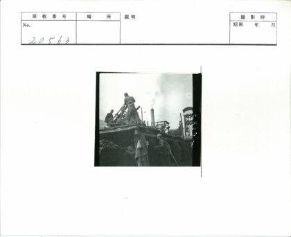 高架平台工人工业建筑烟囱.jpg