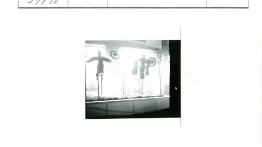 高跷稻草人室内陈列展示.jpg