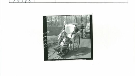 黄包车与土路行人.jpg