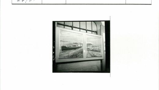 黑白船画与纹理墙窗景.jpg