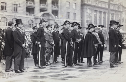 【jpg清晰版】1925年停战纪念日外交官们在上海战争纪念碑前的活动.jpg