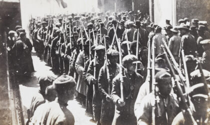 【jpg清晰版】1927年3月27日上海工人纠察队游行.jpg