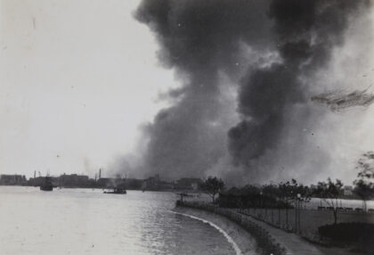 【jpg清晰版】1937年11月上海浦东大焚烧.jpg