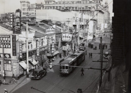 【jpg清晰版】1937年12月上海南京路与劳合路区域因炸弹投掷遭日军封锁.jpg