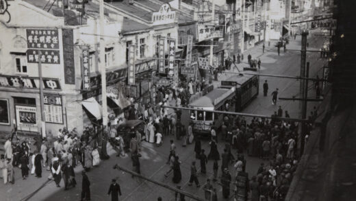 【jpg清晰版】1937年12月上海南京路与劳合路区域因炸弹投掷遭日军封锁.jpg