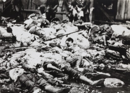 【jpg清晰版】1937年8月14日上海爱德华七世大道与虞洽卿路轰炸遇难者.jpg
