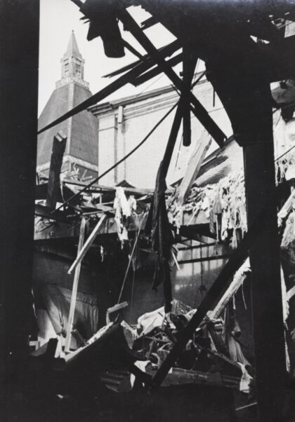 【jpg清晰版】1937年8月14日轰炸后的上海华懋饭店内部.jpg
