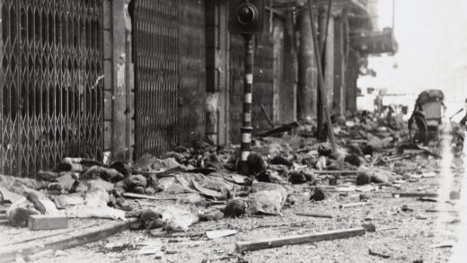 【jpg清晰版】1937年8月23日上海先施公司百货商店遭轰炸后的惨状.jpg