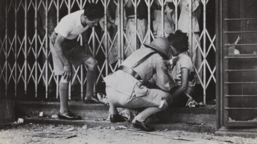 【jpg清晰版】1937年8月23日受伤妇女获上海志愿军团救助.jpg