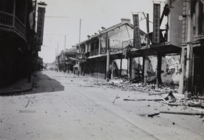 【jpg清晰版】1937年8月上海近索恩路处乌尔加路遭战争损毁.jpg
