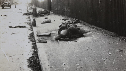 【jpg清晰版】1937年8月上海阵亡中国士兵昆明路与东熙华德路.jpg