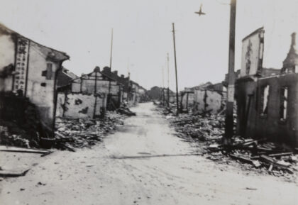 【jpg清晰版】1937年9月上海乌弋路（乌弋路桥视角）的devastation.jpg