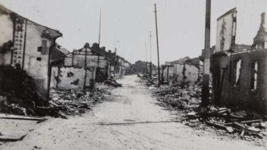 【jpg清晰版】1937年9月上海乌弋路（乌弋路桥视角）的devastation.jpg