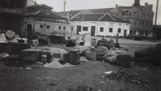 【jpg清晰版】1937年上海工程区和钢铁厂附近的临时路障.jpg