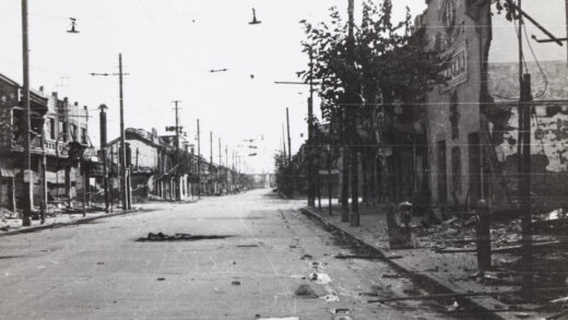 【jpg清晰版】1937年上海沃德路战损景象东望.jpg