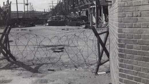 【jpg清晰版】1937年上海边界路与北河南路交汇处的碉堡街景.jpg