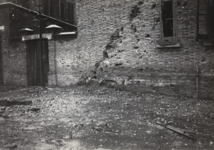 【jpg清晰版】1937年上海迪西路附近炸弹损毁情况.jpg