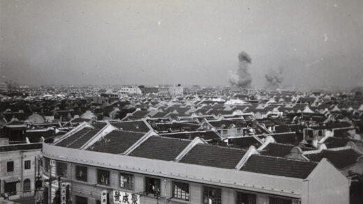 【jpg清晰版】1937年日军炸弹在上海马克沁路铁路枢纽爆炸.jpg