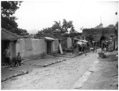 【jpg清晰版】1938年夏天阜平被日军烧毁的房屋.jpg