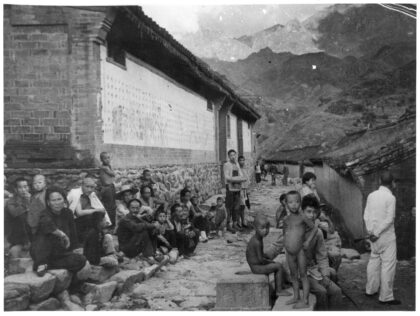 【jpg清晰版】1939年晋察冀山区村民.jpg