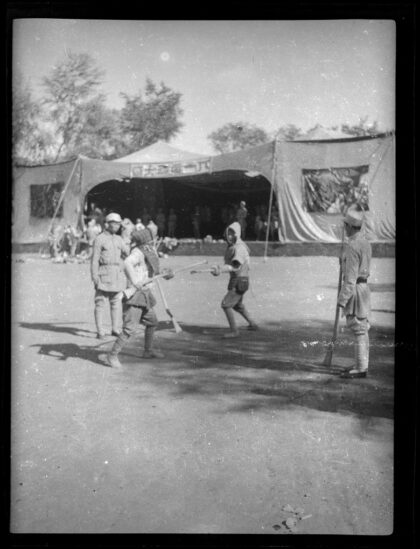 【jpg清晰版】1942年晋察冀边区红军日集会上的刺刀训练.jpg
