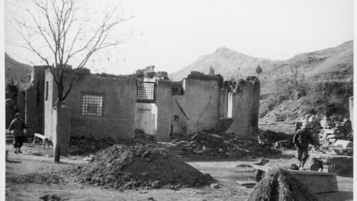 【jpg清晰版】1944年1月日军进攻后林赛一家曾居住的中白岔房屋废墟.jpg