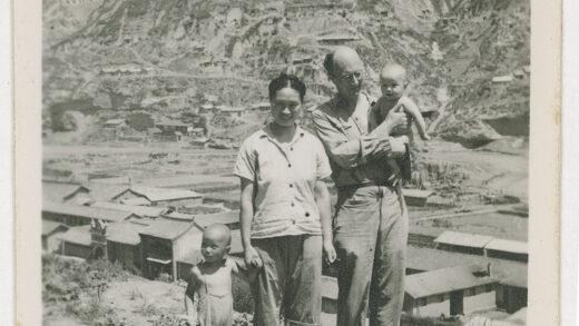【jpg清晰版】1945年延安的林赛一家.jpg