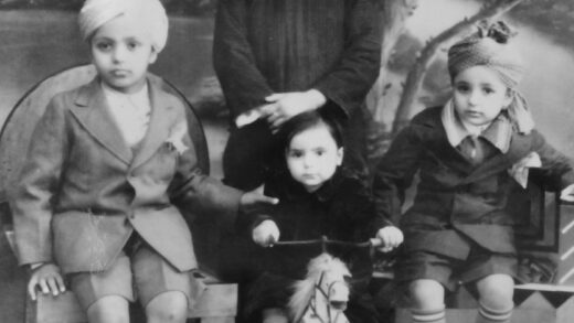 【jpg清晰版】harbhajansinghsangha、mohinderkaursangha、ranjitsinghsangha与他们的阿妈上海.jpg
