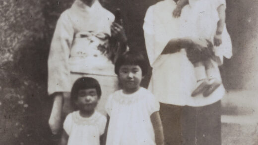 【jpg清晰版】一名日本女性、一位保姆和三个孩子上海.jpg