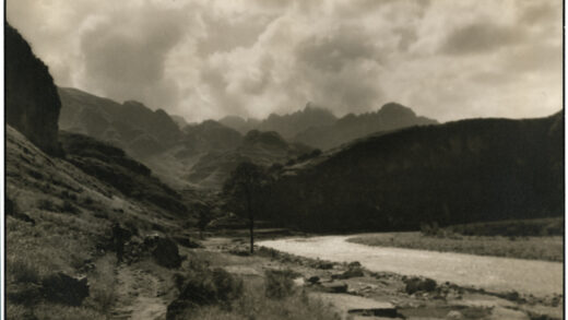 【jpg清晰版】一条河流与河北狼牙山.jpg